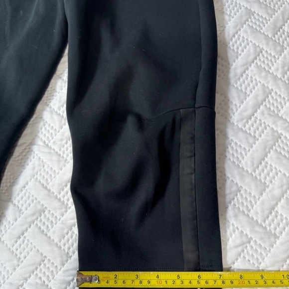 Nike Tech Fleece Black Size Small Man Woman Unisex Activwear Capris Joggers - Picture 9 of 10
